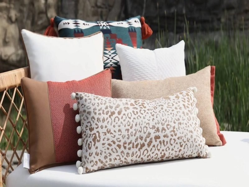Exploring Comfort: Wholesale Pillow Suppliers and their Quality Range
